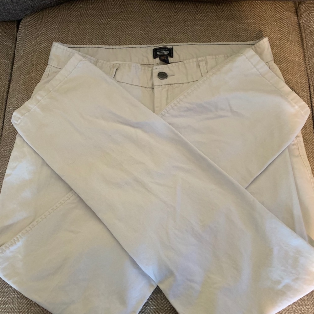 EUC  Gapkhakis pants - size 34/32 - color tan